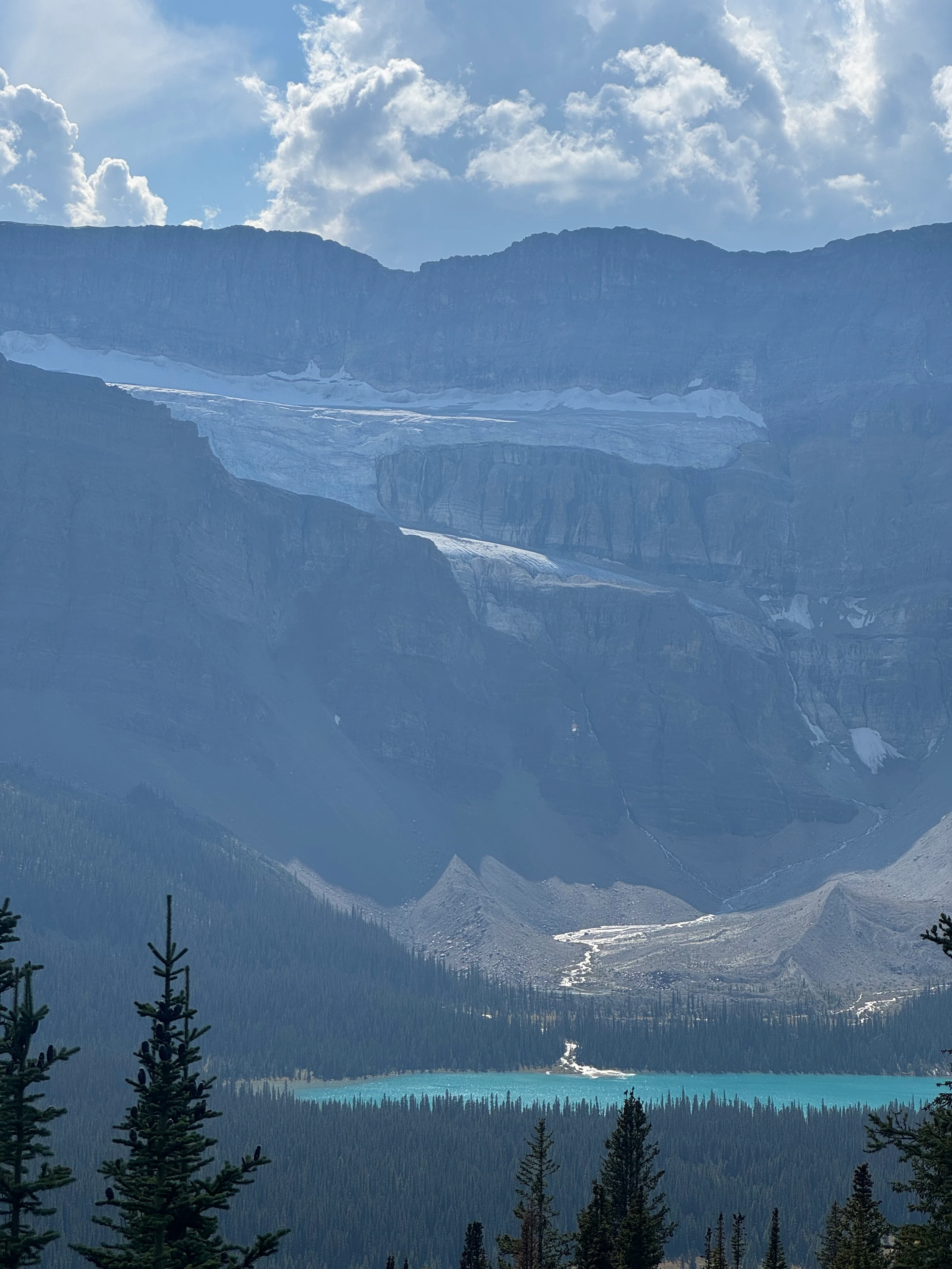Bow Lake and Crowfoot Mountain with glacier